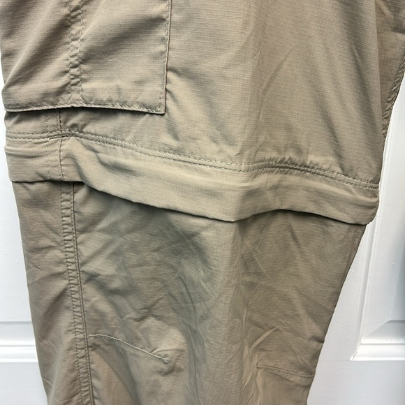 Columbia Men’s Silver Ridge Convertible Zip-Off Pants with Belt - Picture 9 of 13